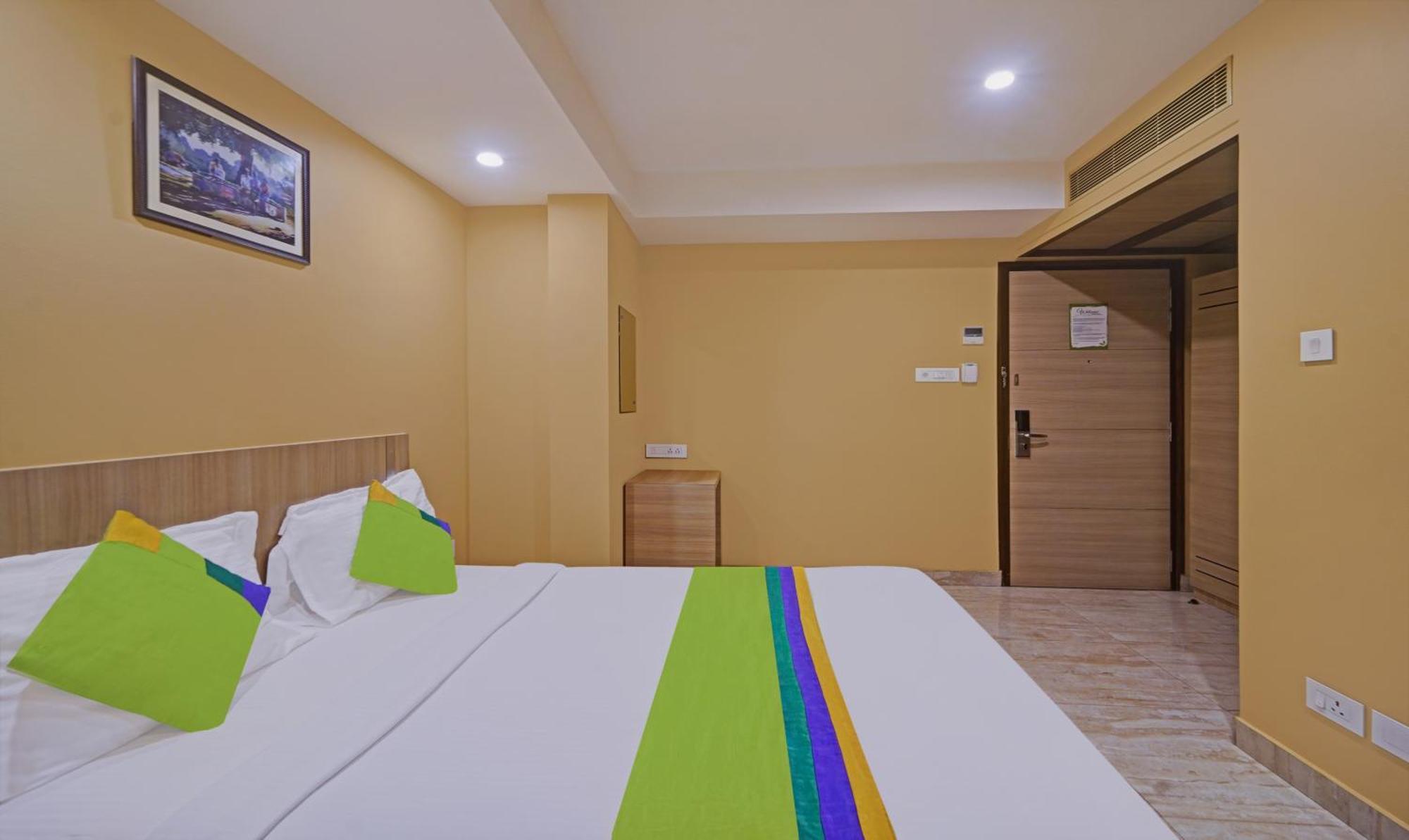 Treebo Fourth Avenue Hotel Chennai Exterior photo