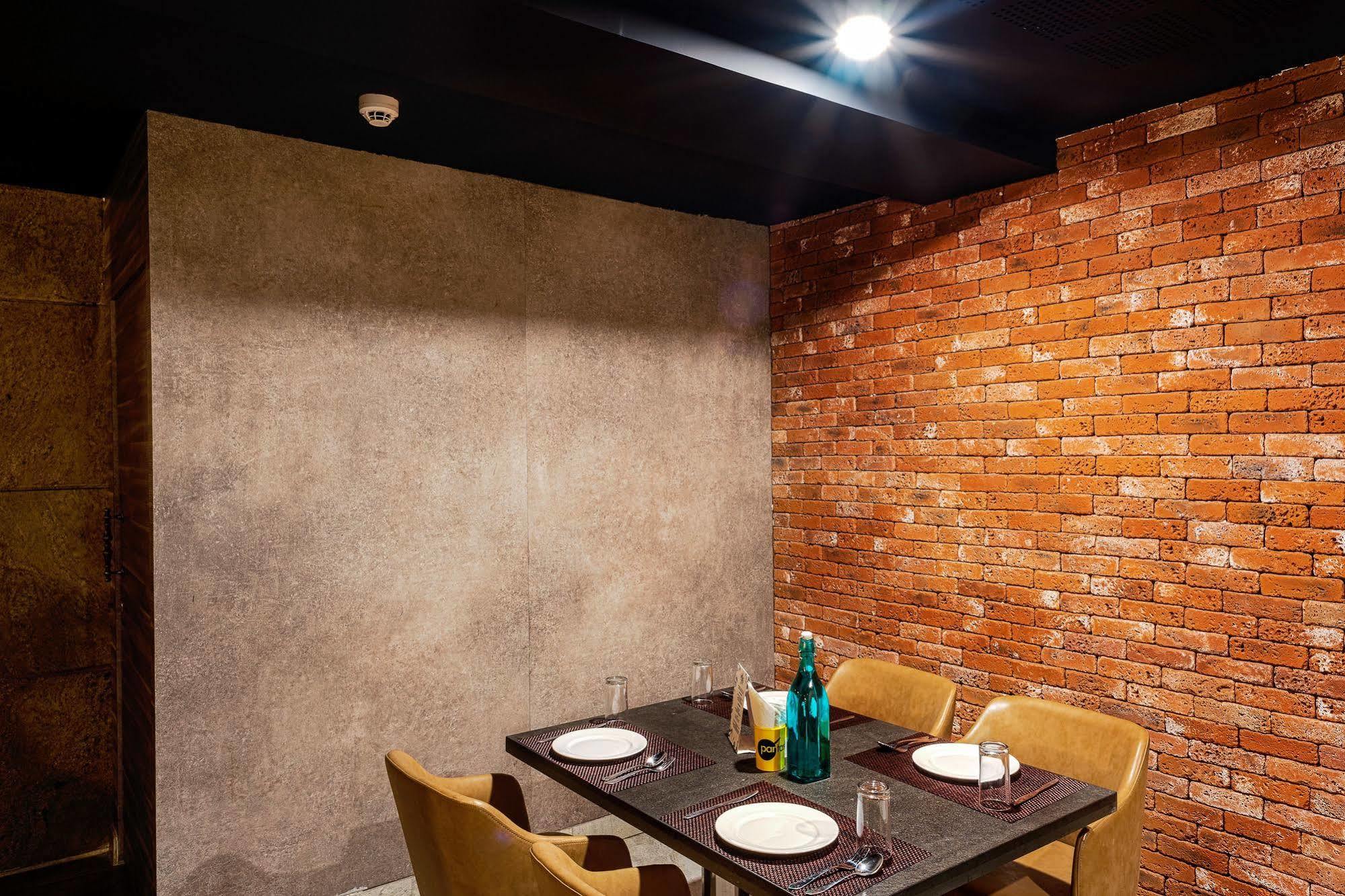 Treebo Fourth Avenue Hotel Chennai Exterior photo