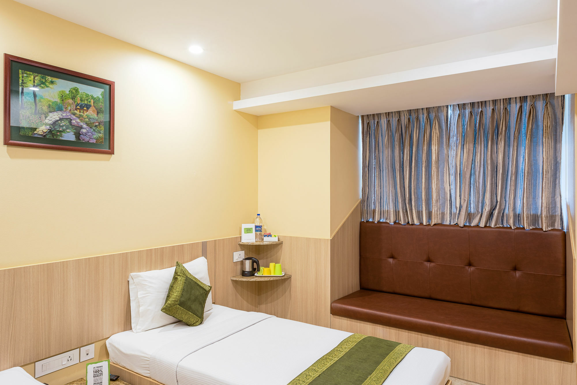 Treebo Fourth Avenue Hotel Chennai Exterior photo