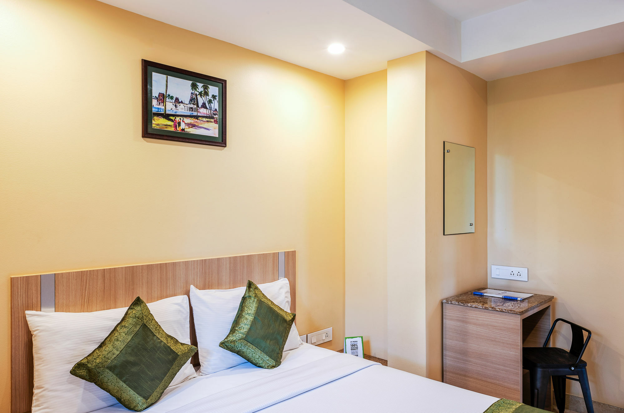 Treebo Fourth Avenue Hotel Chennai Exterior photo