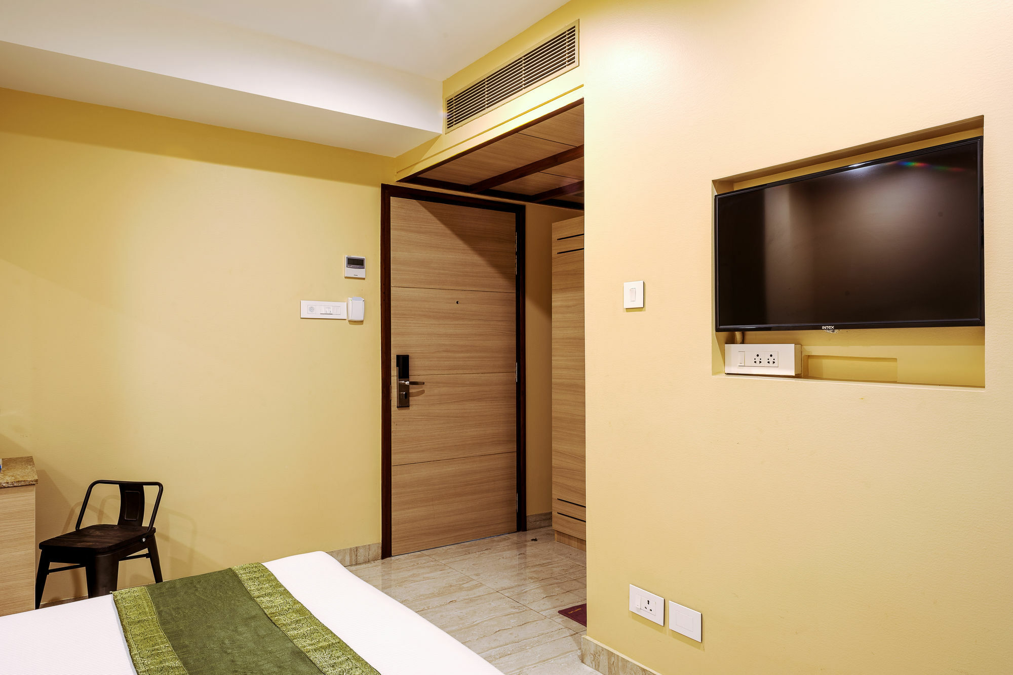 Treebo Fourth Avenue Hotel Chennai Exterior photo