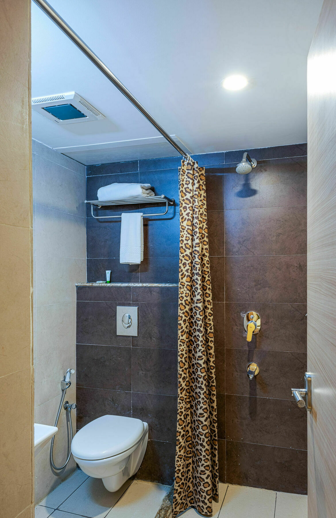 Treebo Fourth Avenue Hotel Chennai Exterior photo